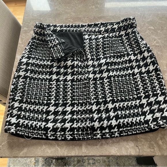 Hyfve black and white skirt size large - Picture 5 of 9
